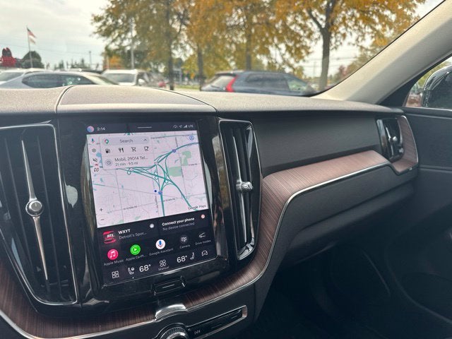2024 Volvo XC60 B5 Plus Dark Theme