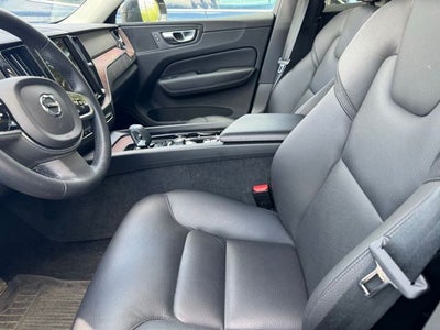 2023 Volvo XC60 B5 Plus Bright Theme