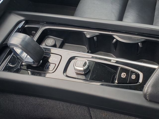 2023 Volvo XC60 B5 Core