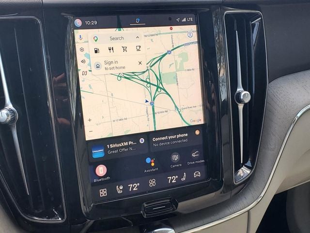 2023 Volvo XC60 B5 Plus Dark Theme
