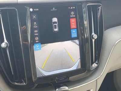 2023 Volvo XC60 B5 Plus Dark Theme