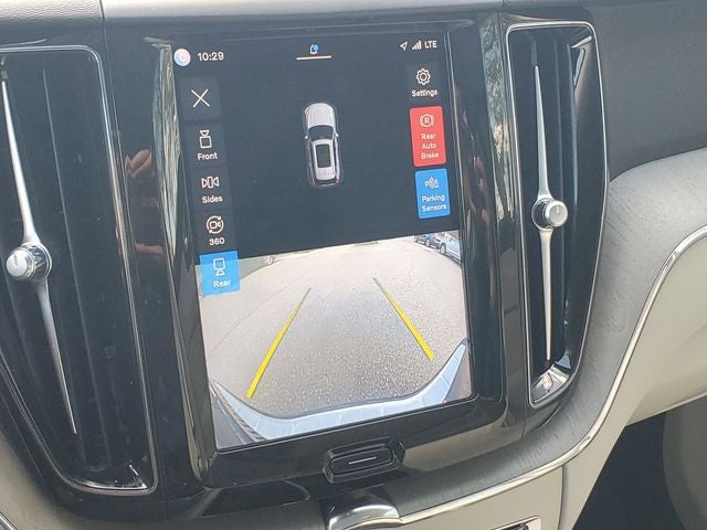 2023 Volvo XC60 B5 Plus Dark Theme