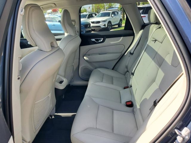 2023 Volvo XC60 B5 Plus Dark Theme