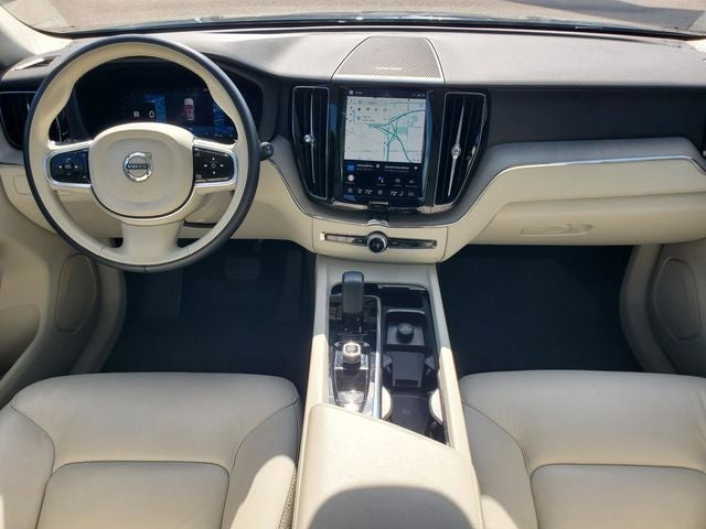 2023 Volvo XC60 B5 Plus Dark Theme