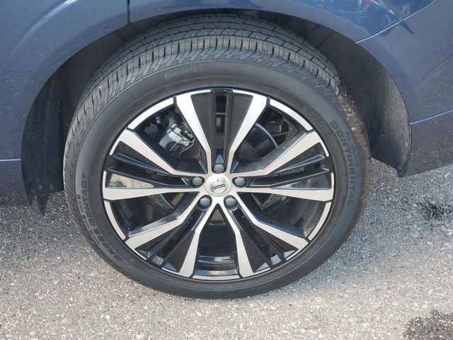 2023 Volvo XC60 B5 Plus Dark Theme