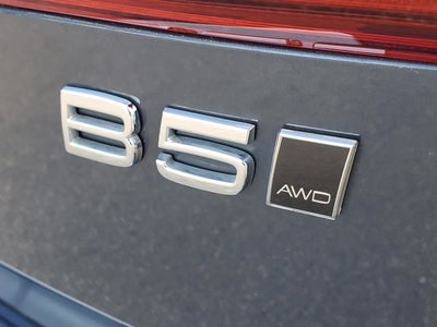 2023 Volvo XC60 B5 Plus Dark Theme
