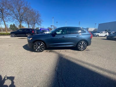 2023 Volvo XC60 B5 Plus Dark Theme