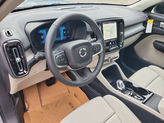 2026 Volvo XC40 B5 Plus