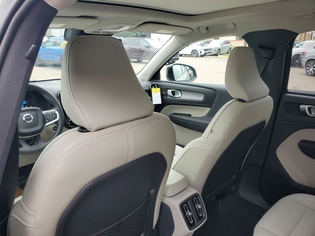 2026 Volvo XC40 B5 Plus