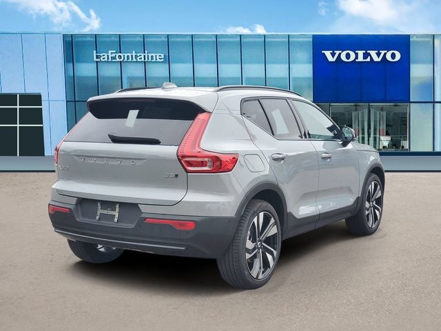 2026 Volvo XC40 B5 Plus