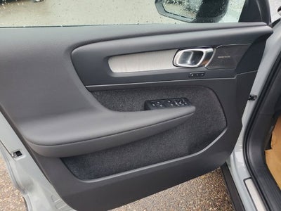 2026 Volvo XC40 B5 Plus