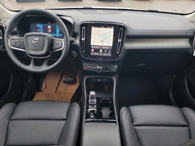 2026 Volvo XC40 B5 Plus