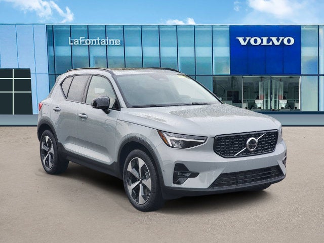 2026 Volvo XC40 B5 Plus