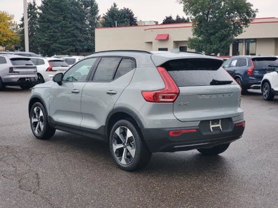 2026 Volvo XC40 B5 Plus