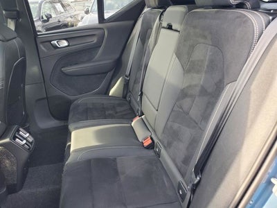 2025 Volvo XC40 B5 Plus Dark Theme