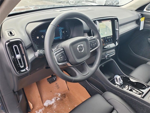 2026 Volvo XC40 B5 Plus