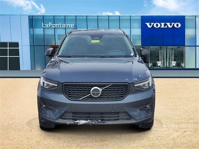 2026 Volvo XC40 B5 Plus