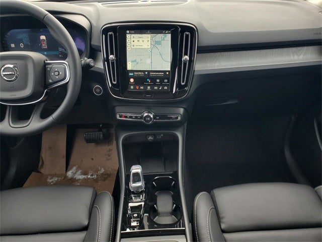 2026 Volvo XC40 B5 Plus