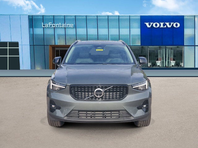 2026 Volvo XC40 B5 Plus