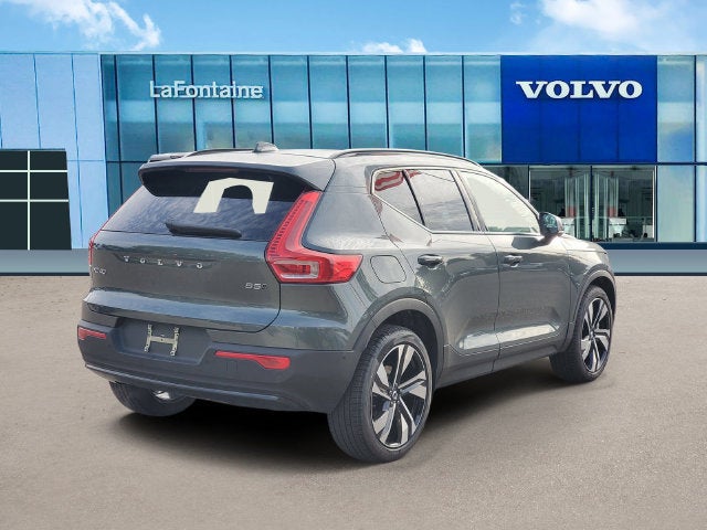 2026 Volvo XC40 B5 Plus