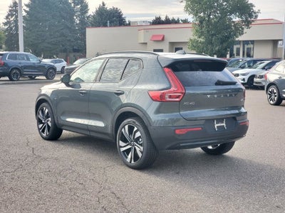 2026 Volvo XC40 B5 Plus