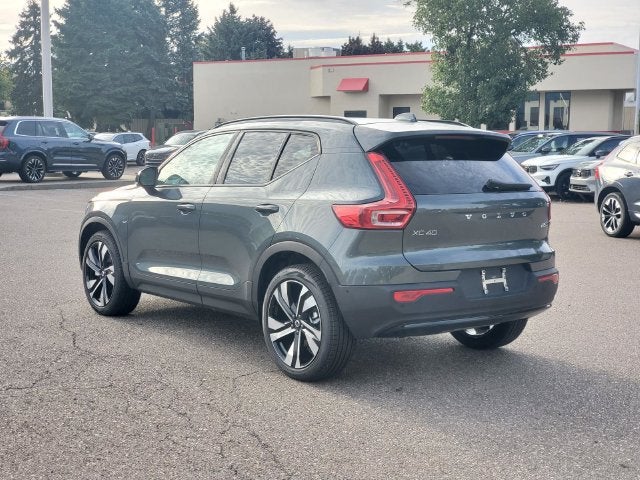 2026 Volvo XC40 B5 Plus