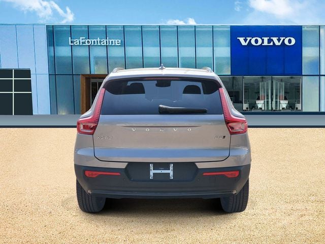 2026 Volvo XC40 B5 Plus
