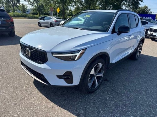 2026 Volvo XC40 B5 Plus