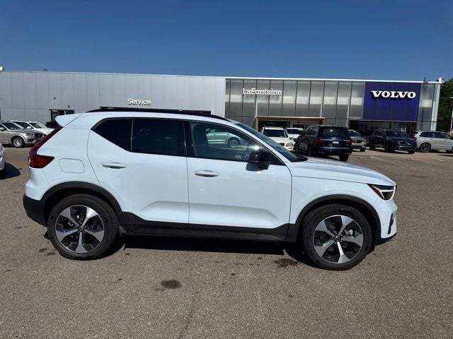 2026 Volvo XC40 B5 Plus
