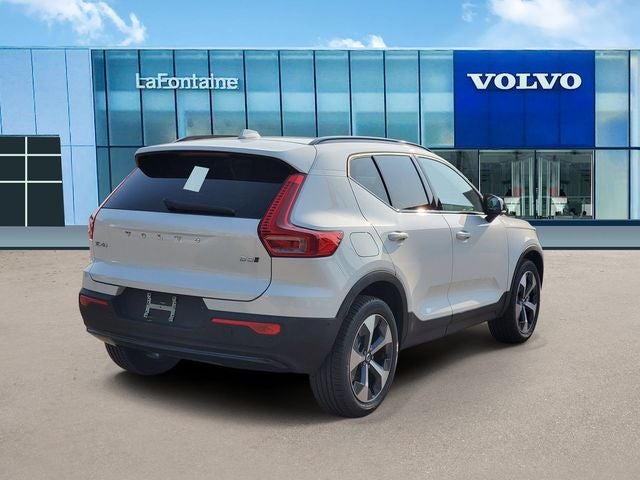 2026 Volvo XC40 B5 Plus