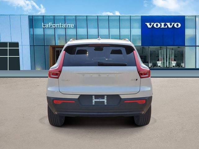 2026 Volvo XC40 B5 Plus