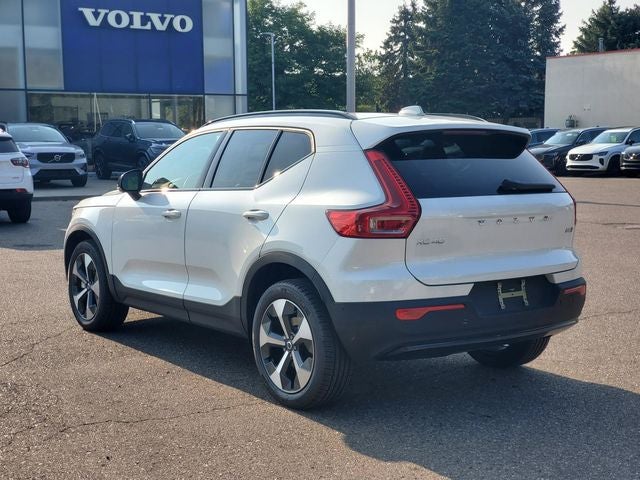 2026 Volvo XC40 B5 Plus