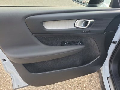 2026 Volvo XC40 B5 Plus