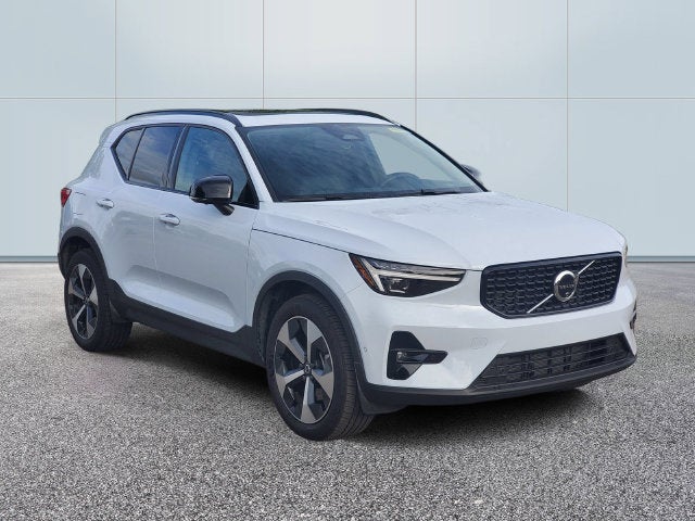 2026 Volvo XC40 B5 Plus
