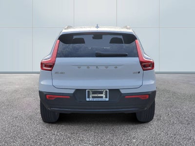2026 Volvo XC40 B5 Plus