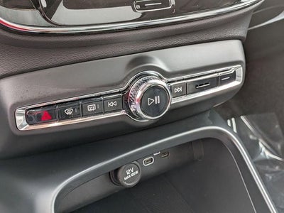 2026 Volvo XC40 B5 Plus