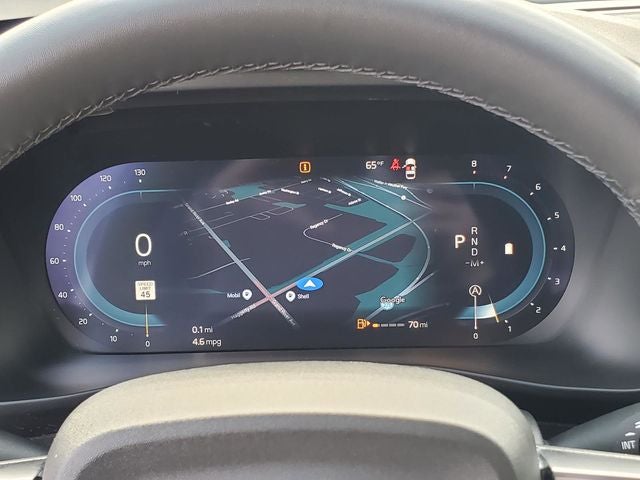 2025 Volvo XC40 B5 Plus Dark Theme