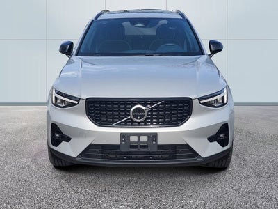 2025 Volvo XC40 B5 Plus Dark Theme