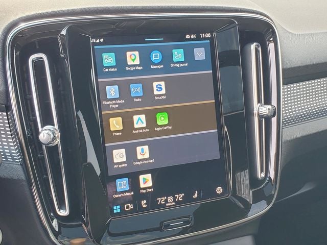 2025 Volvo XC40 B5 Plus Dark Theme