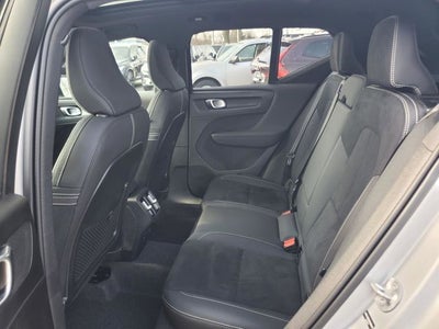 2025 Volvo XC40 B5 Plus Dark Theme