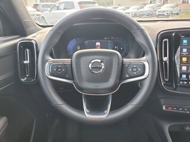 2025 Volvo XC40 B5 Plus Dark Theme