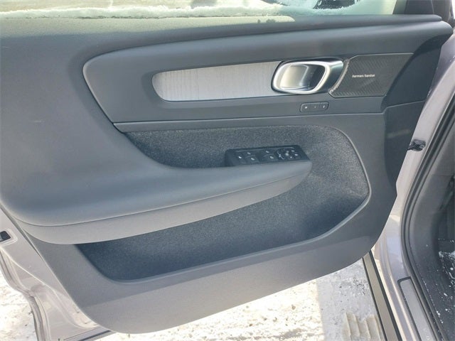 2026 Volvo XC40 B5 Plus