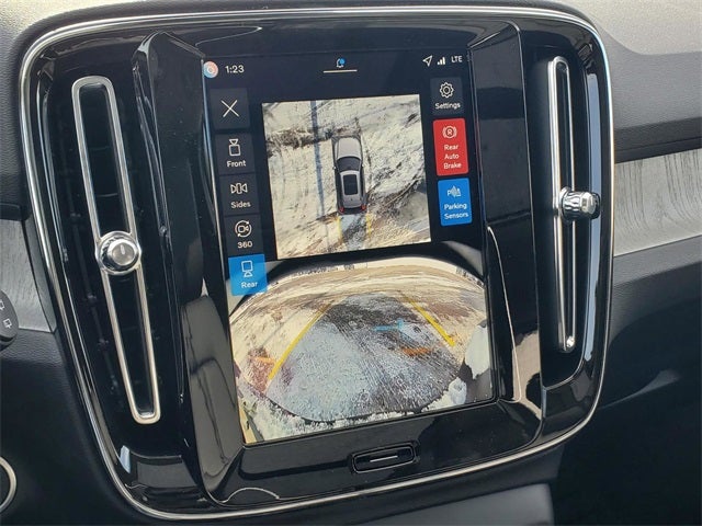 2026 Volvo XC40 B5 Plus