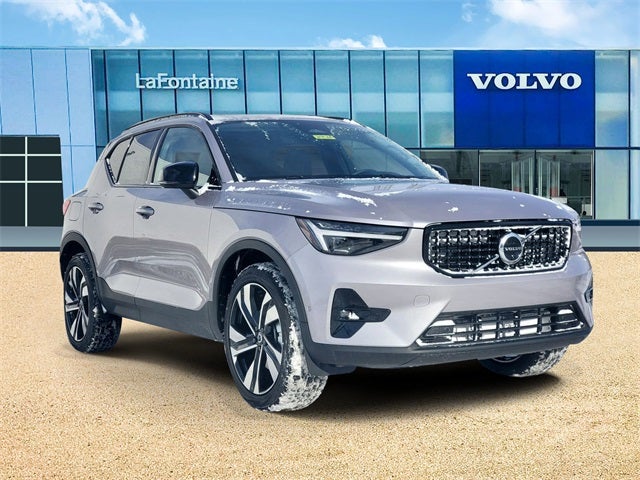 2026 Volvo XC40 B5 Plus