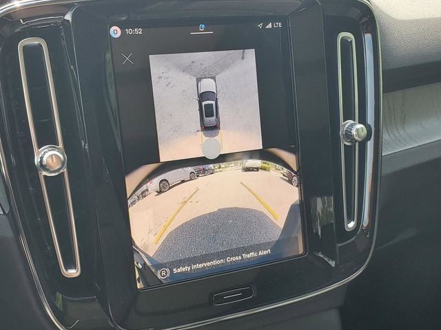 2026 Volvo XC40 B5 Plus