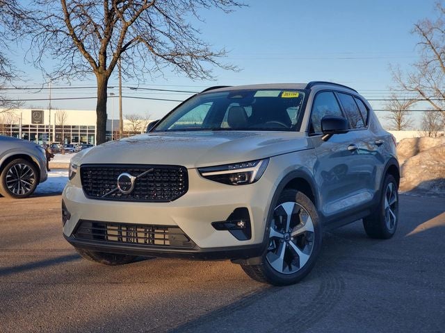 2026 Volvo XC40 B5 Plus