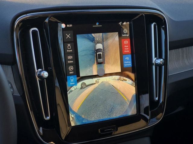 2026 Volvo XC40 B5 Plus