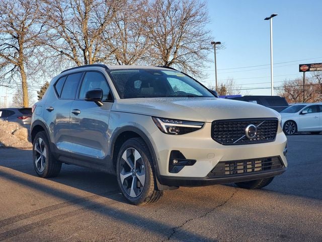 2026 Volvo XC40 B5 Plus