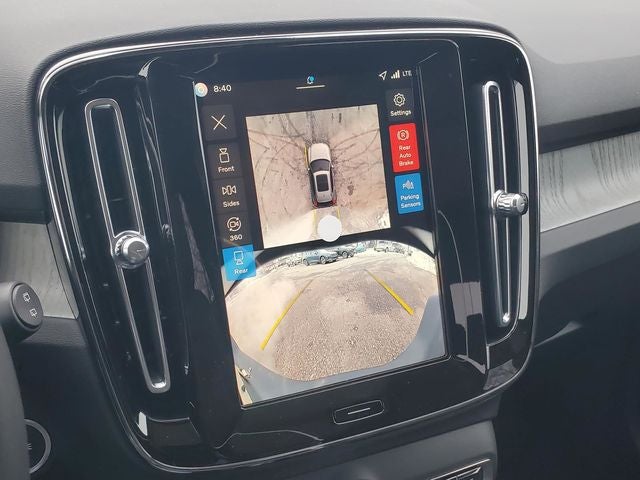 2026 Volvo XC40 B5 Plus