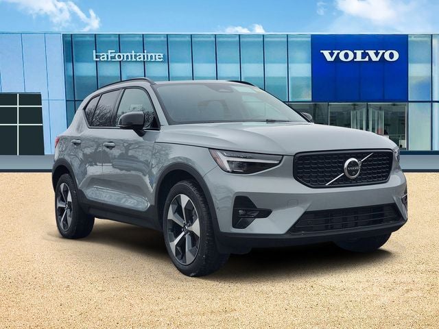2026 Volvo XC40 B5 Plus